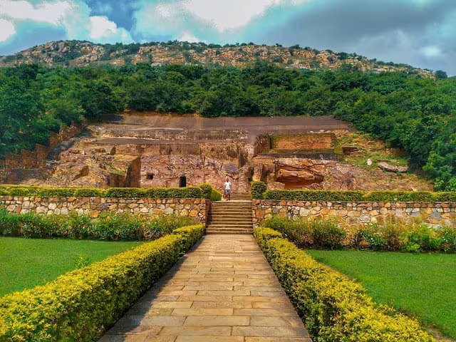 Travel Bodhgaya to Rajgir